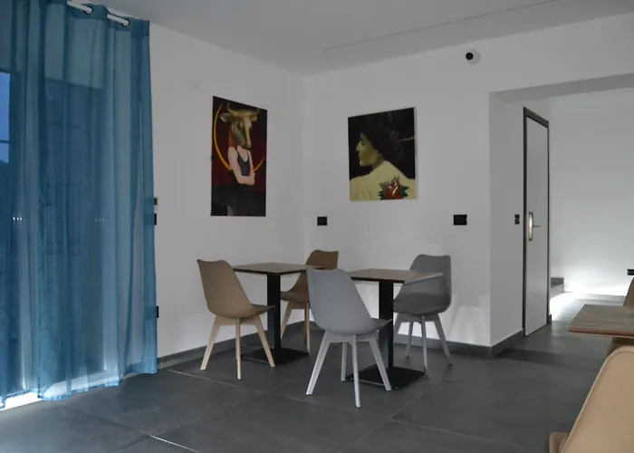 Πανσιόν Dimora Garibaldi 4*